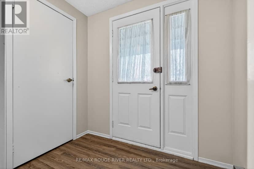 22 Eastbank Road, Clarington, photo 7