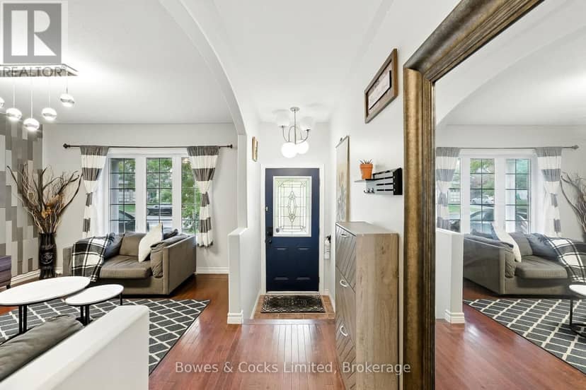 210 Farrier Crescent — photo 3 of 40