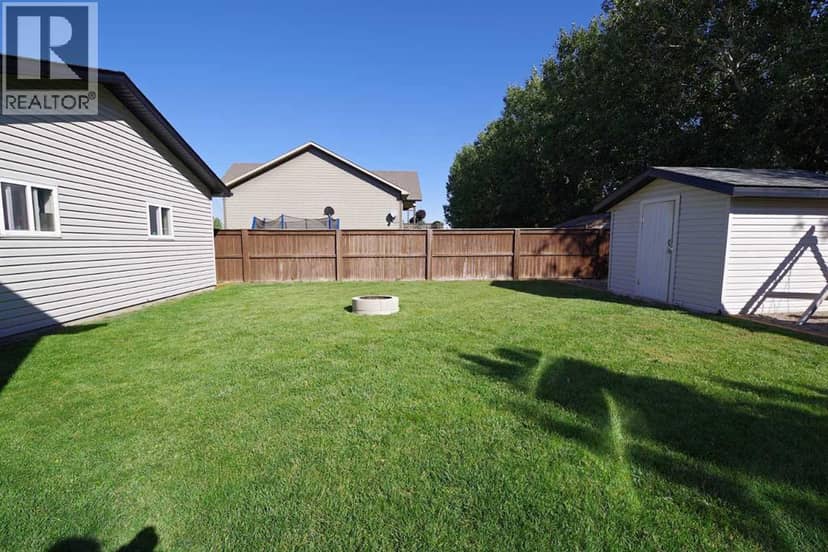 604 6 Street N — photo 38 of 40