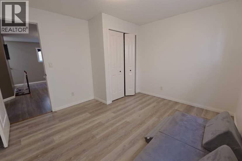 604 6 Street N — photo 32 of 40