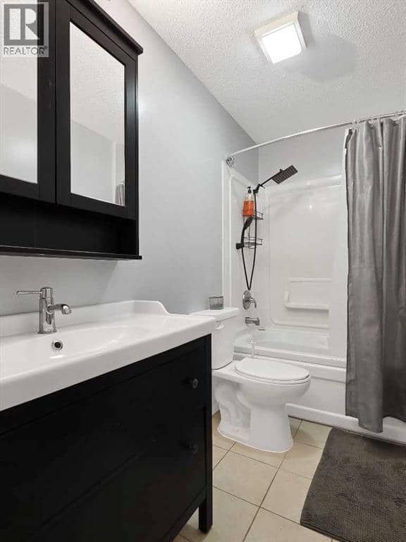 10305 98 Avenue — photo 13 of 20