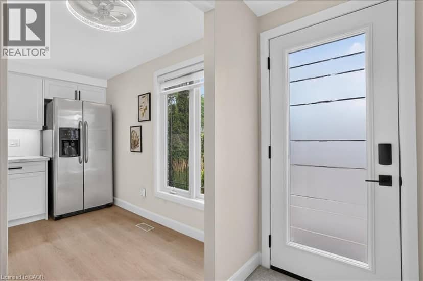 23 BRIAR KNOLL Drive — photo 7 of 40