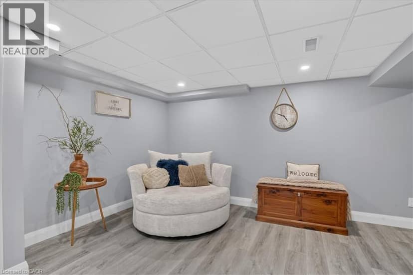 23 BRIAR KNOLL Drive — photo 35 of 40