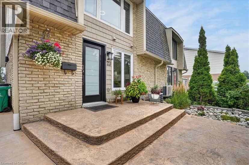 23 BRIAR KNOLL Drive — photo 4 of 40