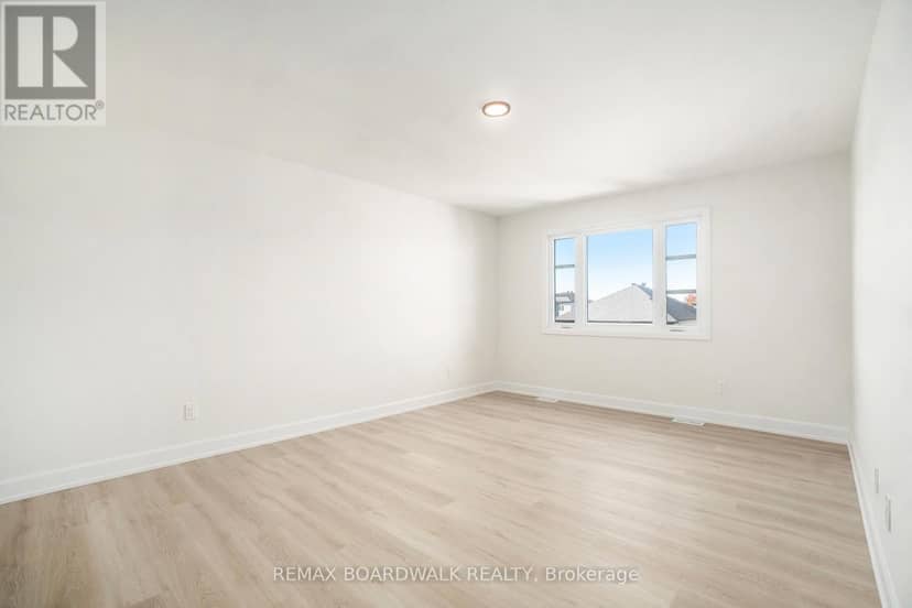 619 Geneva Crescent — photo 12 of 20