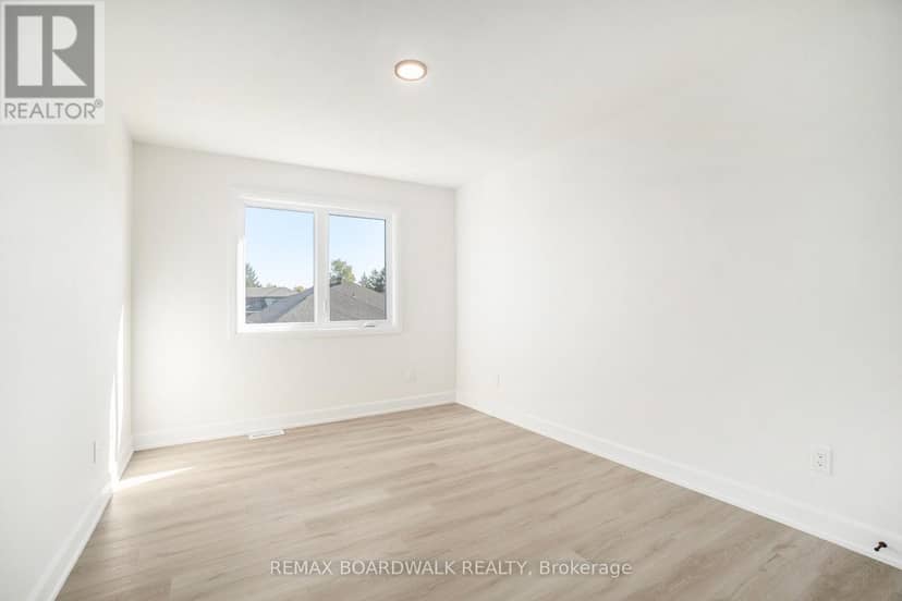 619 Geneva Crescent — photo 19 of 20