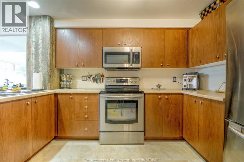 2175 WYANDOTTE STREET East Unit# 105 — photo 12 of 40