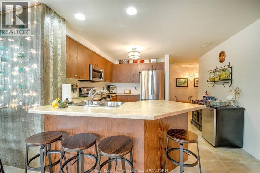 2175 WYANDOTTE STREET East Unit# 105 — photo 9 of 40