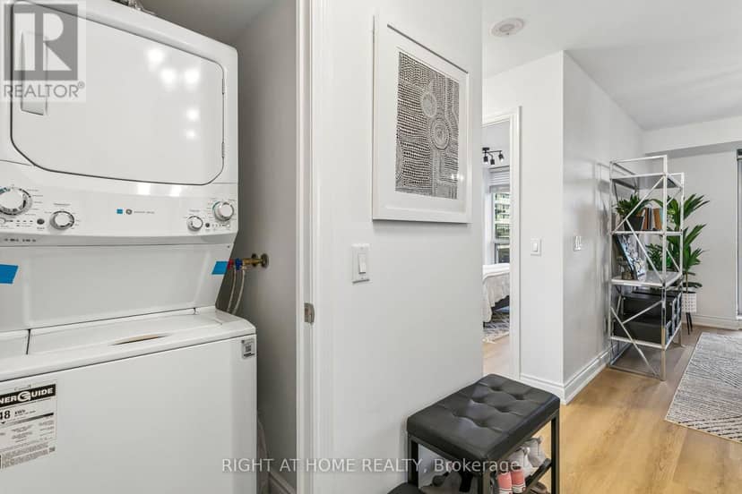 805 - 1103 Leslie Street — photo 20 of 25