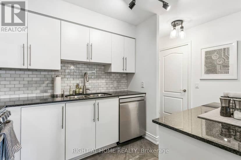 805 - 1103 Leslie Street — photo 7 of 25