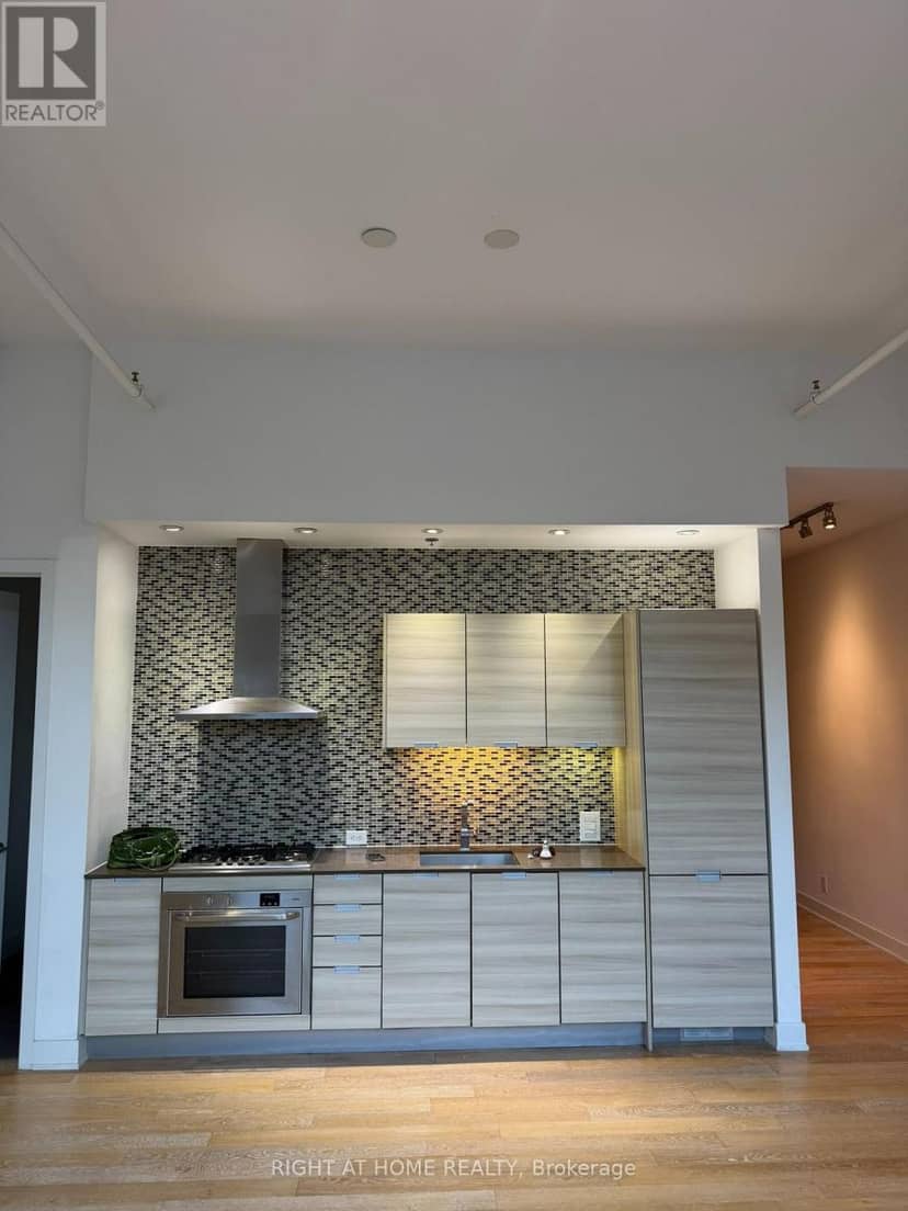 103 - 510 King Street E — photo 8 of 17