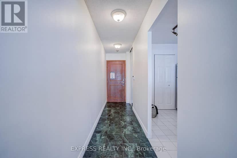 1111 - 18 Lee Centre Drive — photo 24 of 40