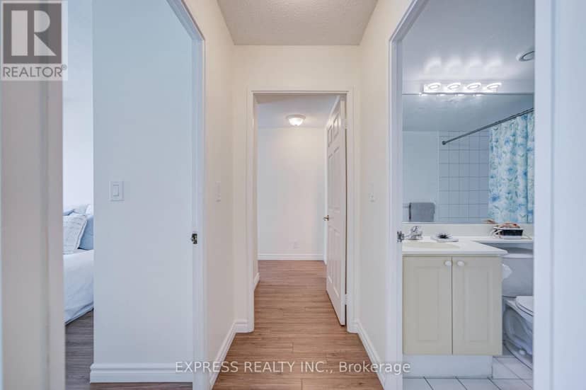 1111 - 18 Lee Centre Drive — photo 25 of 40