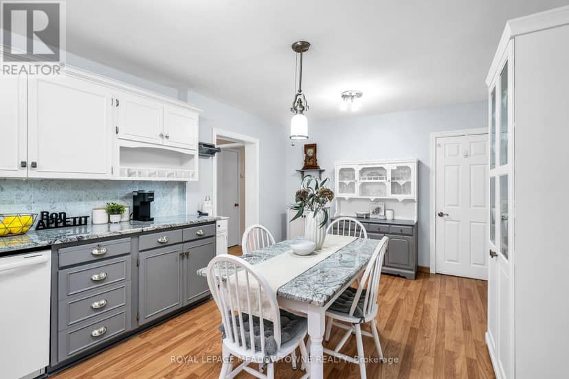 48 Garside Avenue — photo 15 of 40