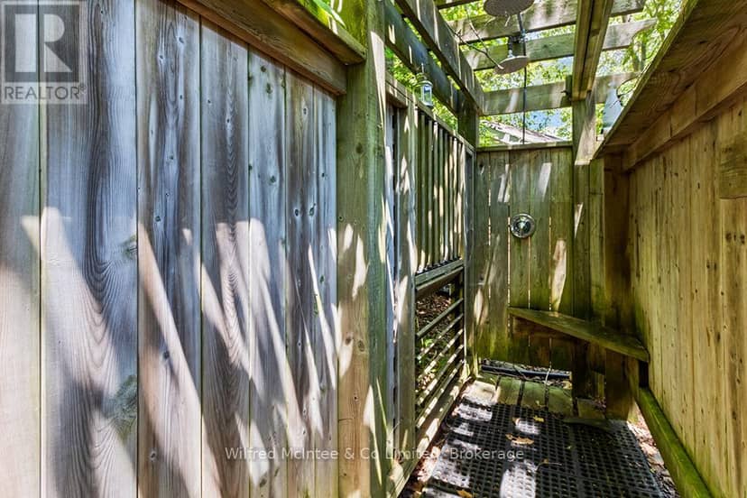 48 Maple Drive — photo 21 of 38