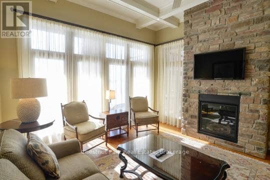 C3 7D - 1003 Matthews Drive — photo 11 of 24