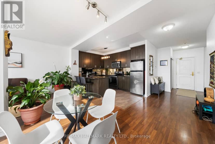 1609 - 9235 Jane Street — photo 11 of 37