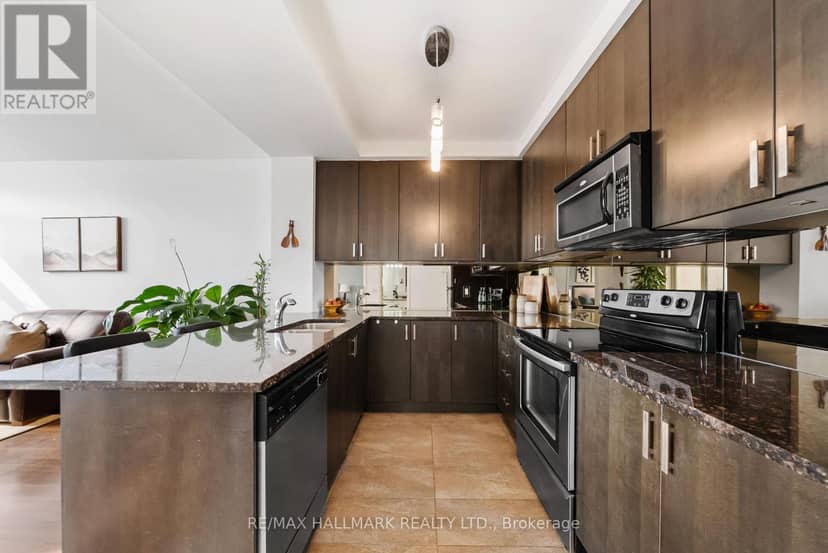 1609 - 9235 Jane Street — photo 13 of 37