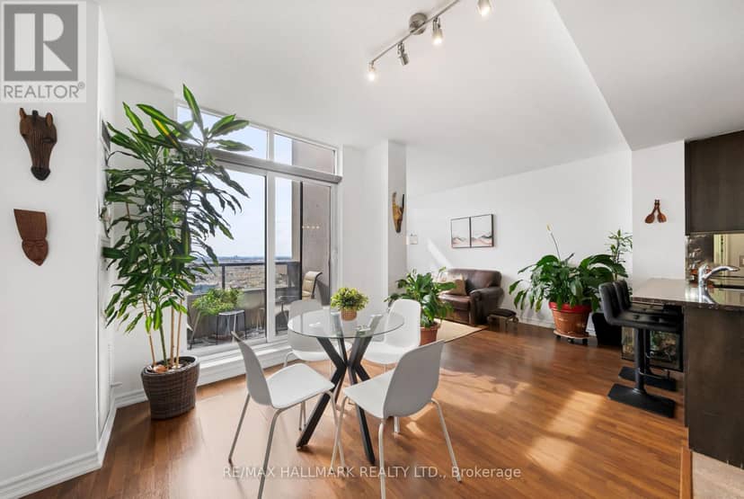 1609 - 9235 Jane Street — photo 9 of 37