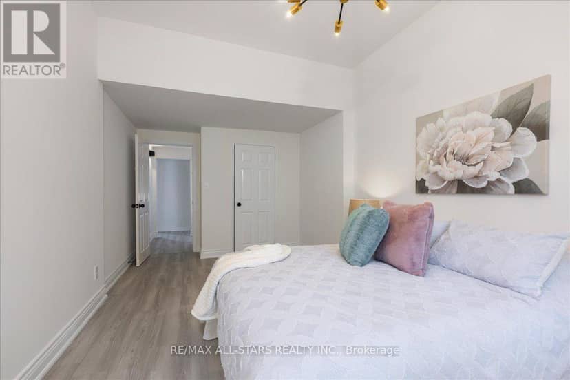 369 Lake Drive — photo 17 of 40