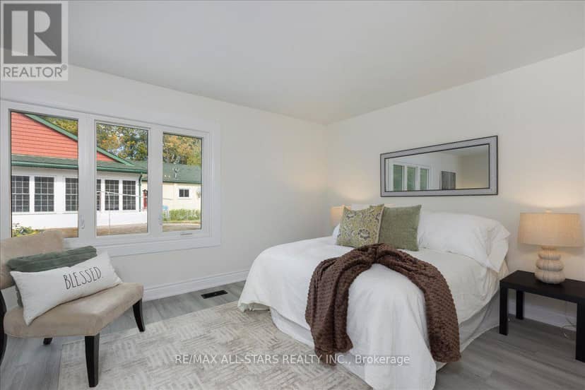 369 Lake Drive, Georgina, photo 5