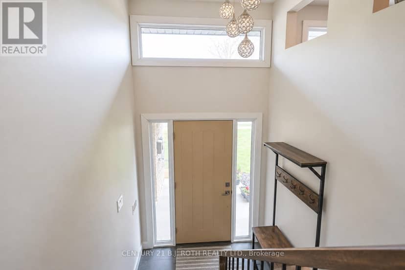 93 Grove Street E — photo 4 of 36