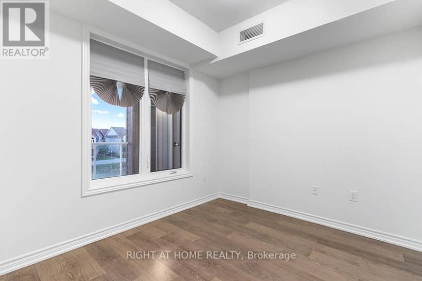 215 - 5 Spooner Crescent — photo 26 of 40