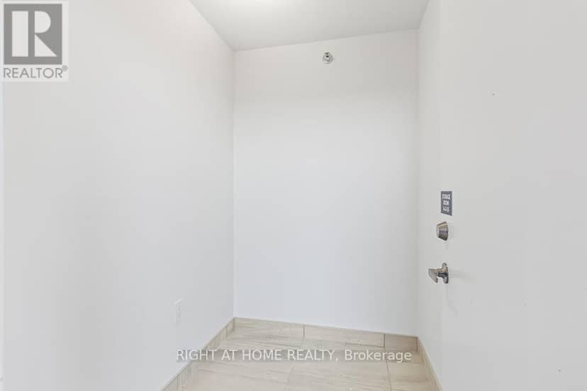 215 - 5 Spooner Crescent — photo 31 of 40