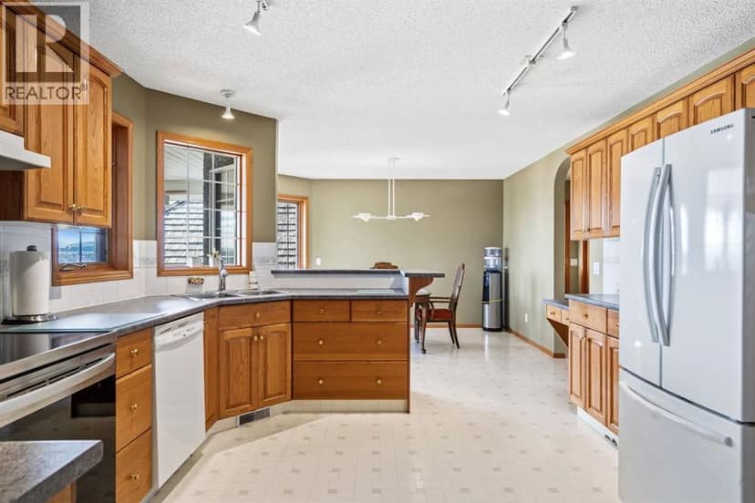 48 Headlands Close — photo 14 of 40