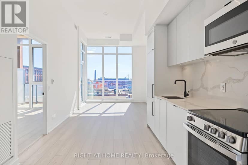 421 - 285 Dufferin Street — photo 11 of 35