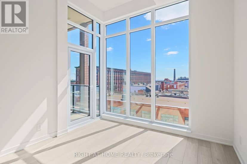 421 - 285 Dufferin Street — photo 12 of 35