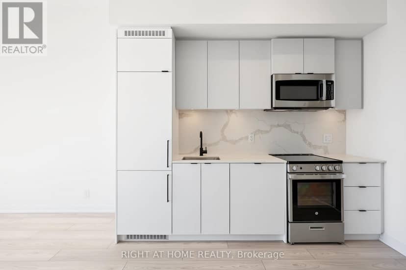 421 - 285 Dufferin Street — photo 15 of 35