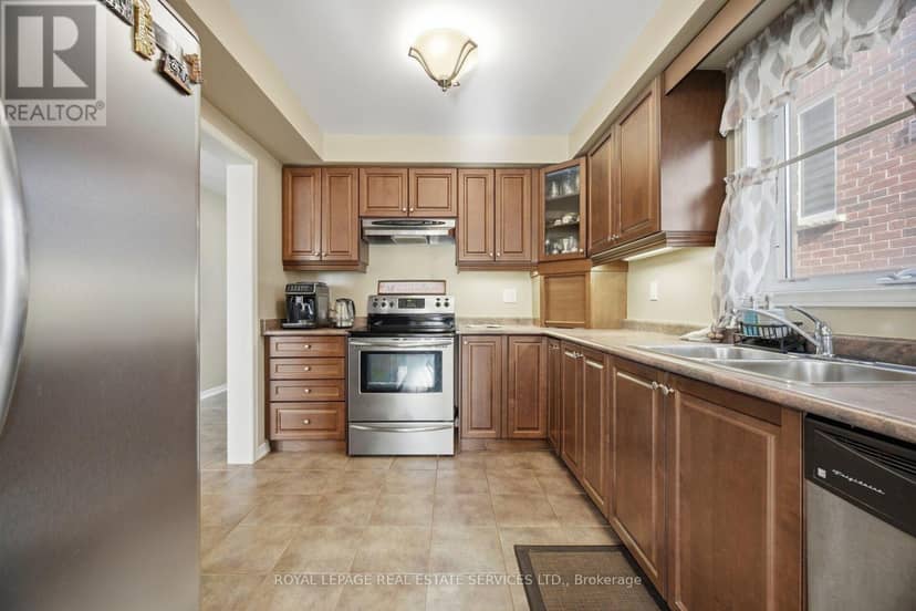 332 Duncan Lane N — photo 23 of 40
