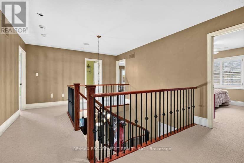 4278 Clubview Drive — photo 21 of 40