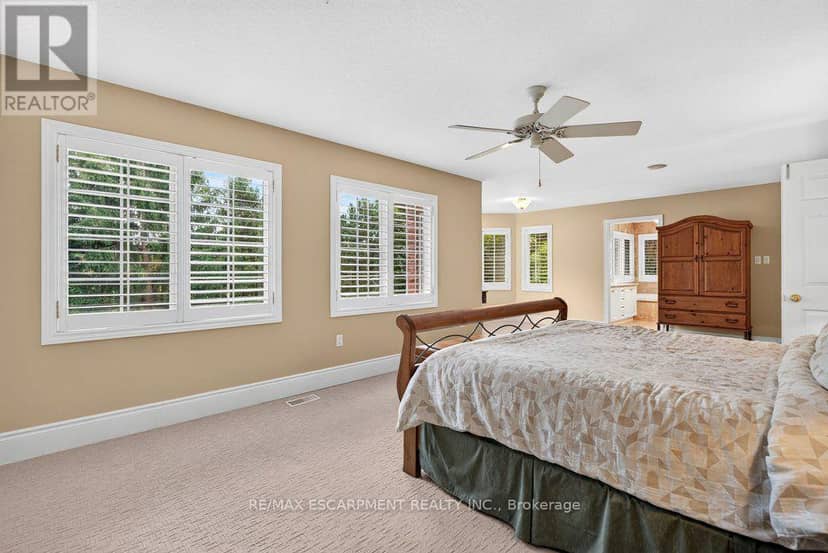 4278 Clubview Drive — photo 23 of 40