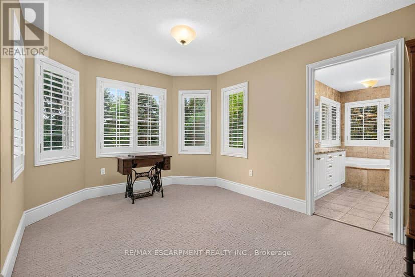 4278 Clubview Drive — photo 24 of 40