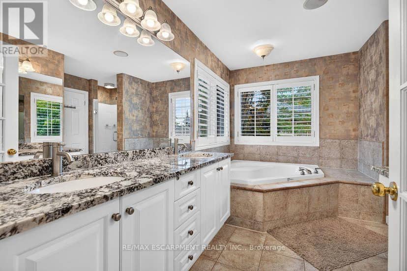 4278 Clubview Drive — photo 25 of 40