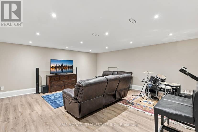 902 Parkland Avenue — photo 38 of 40