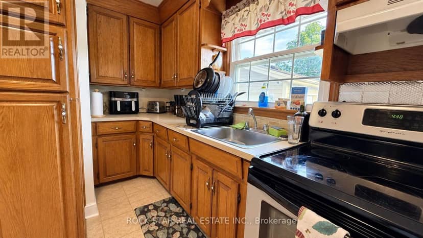 12 Roseland Avenue — photo 10 of 25