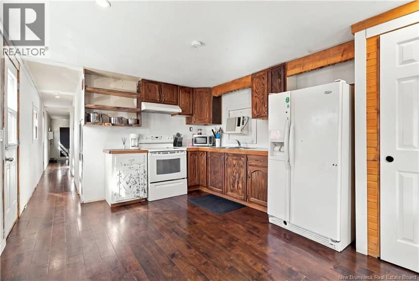 23 Douglas Crescent — photo 13 of 23