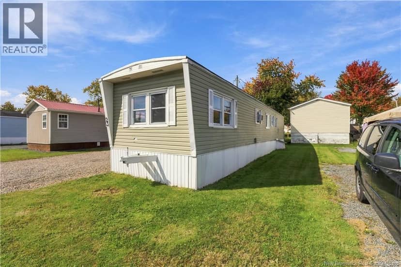 23 Douglas Crescent — photo 8 of 23