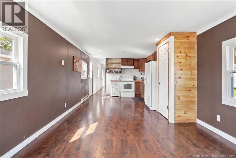 23 Douglas Crescent — photo 11 of 23