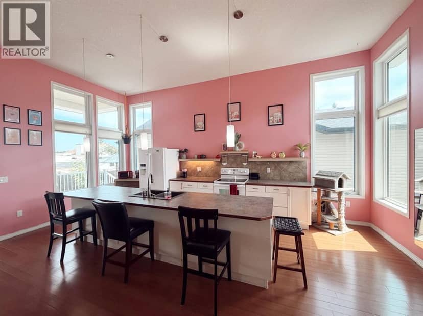 1016 2 Street NE — photo 21 of 40