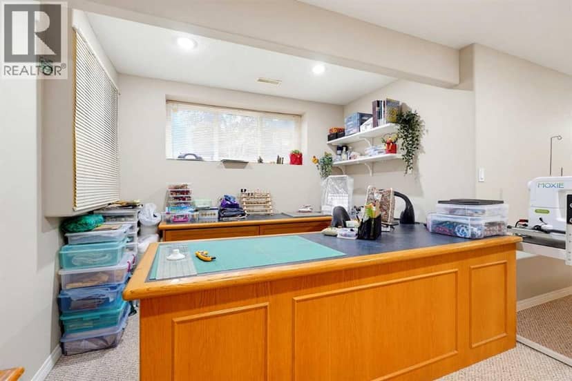 66 Dumas Crescent — photo 21 of 31