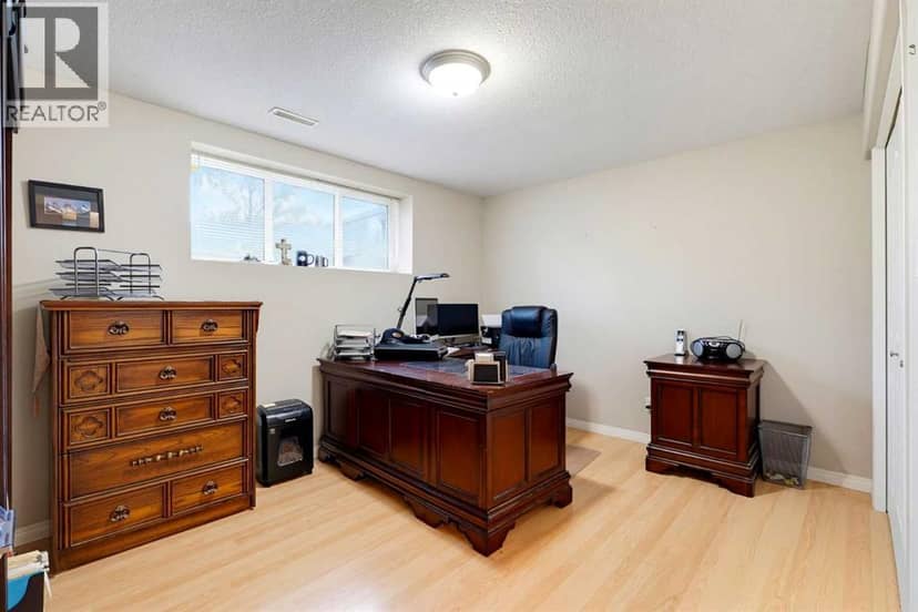 66 Dumas Crescent — photo 22 of 31