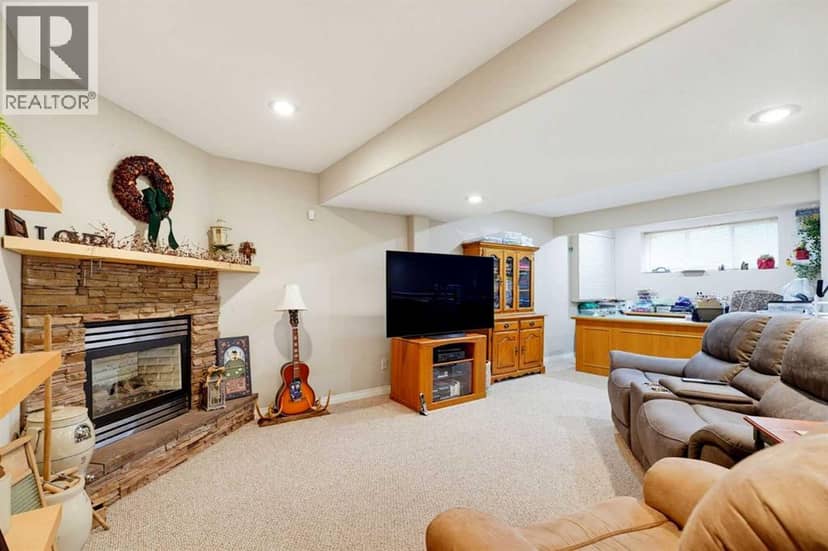 66 Dumas Crescent — photo 20 of 31