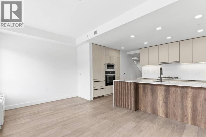 303 3590 W 39TH AVENUE, Vancouver