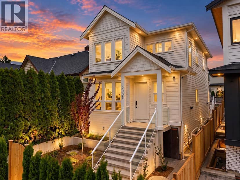 2008 WESTVIEW DRIVE, North Vancouver