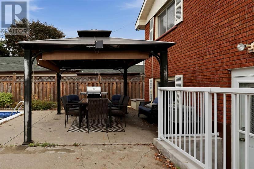 88 Chambers AVE — photo 27 of 31