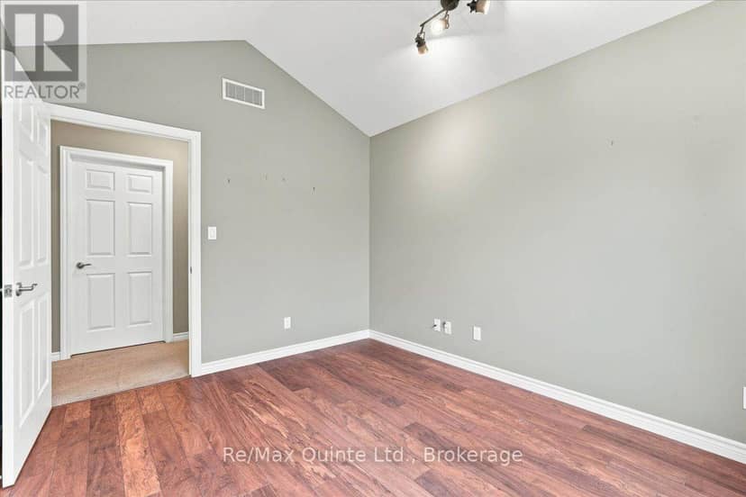 4 Forest Drive — photo 8 of 29